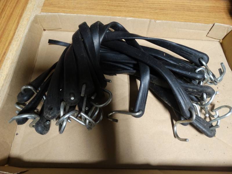 lot 14251 image: Lot of bungee cords.