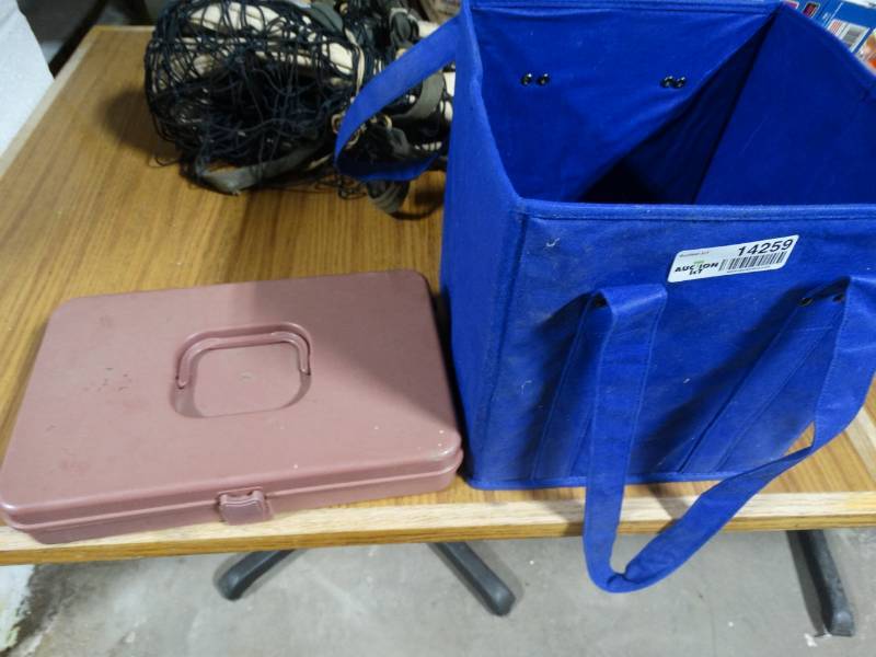 lot 14259 image: Lot of sewing thread and a blue bag.