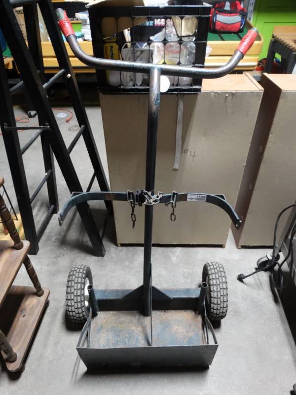 lot 14266 image: Torch cart.