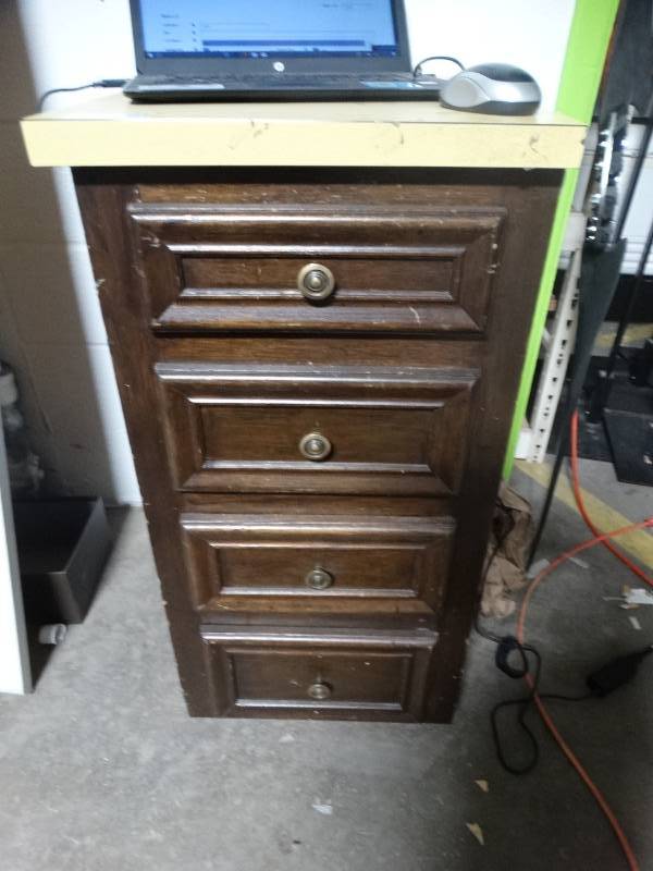 lot 14269 image: Cabinet w 4 drawers