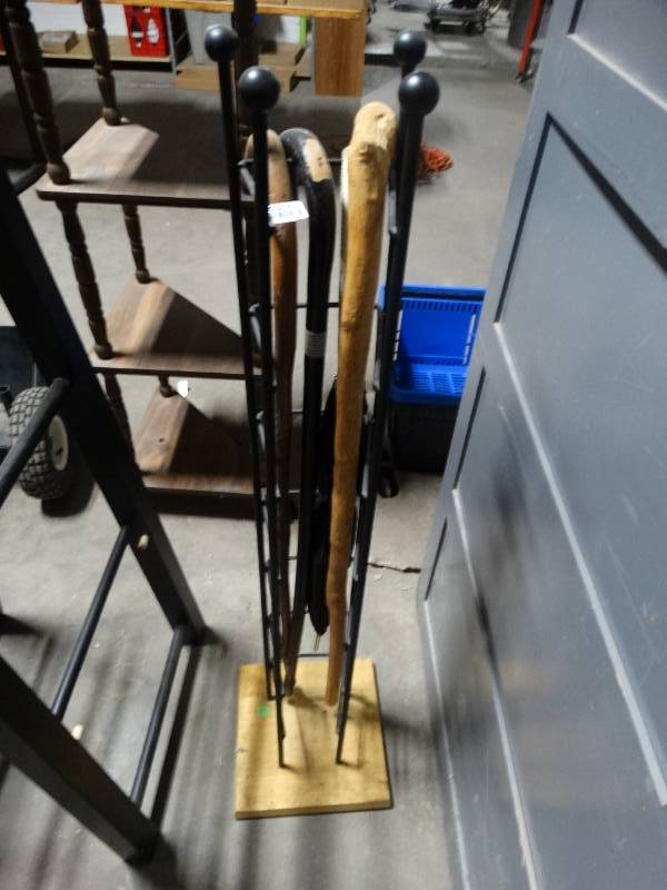 lot 14271 image: Rack w canes & umbrella