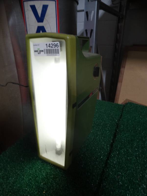 lot 14296 image: Coleman charger 3000 light