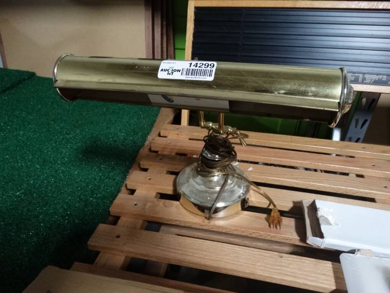 lot 14299 image: Brass desk lamp