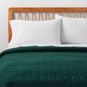 lot 5181 image: TwinTwin Extra Long Microfiber Quilt Dark Green - Room Essentials - Retail $30