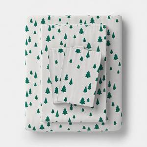 lot 5210 image: King Christmas Holiday Flannel Sheet Set Tree Scene - Wondershop - Retail $40