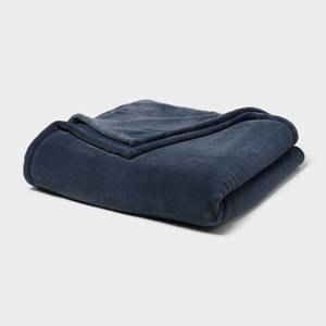 lot 5293 image: FullQueen Ultra Plush Blanket Blue - Threshold - Retail $40