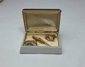 lot 9 image: Anson Fish Cufflinks and Tie Clip Set