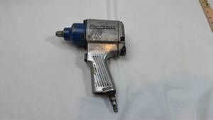 lot 22 image: Blue Point AT500 38 Air Impact Wrench
