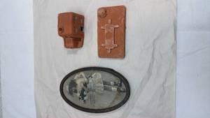 lot 71 image: Terracotta Southwest Pottery and Oval Portrait Frame Set