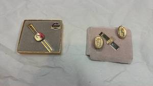 lot 79 image: Anson & Cadillac Tie Clip and Cufflinks Set