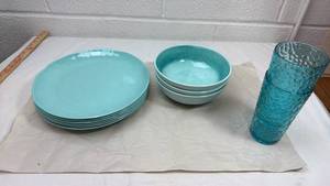 lot 99 image: Turquoise Dinnerware Set with Textured Glasses