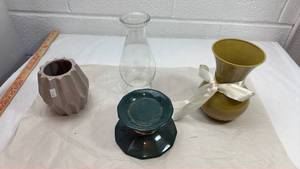 lot 109 image: Modern Decorative Glass Vase Collection