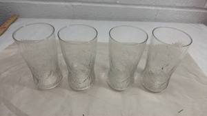 lot 117 image: Set of 4 Clear Glass Tumblers with Diamond Pattern