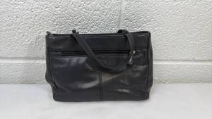 lot 186 image: Black Leather Multi-Pocket Shoulder Bag