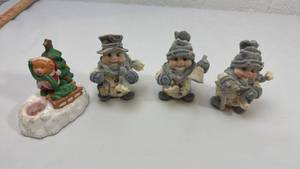 lot 189 image: Winter Wonderland Decorative Figurine Set