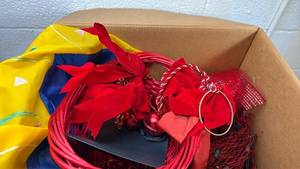 lot 209 image: Red Holiday Wreath with Velvet Bows