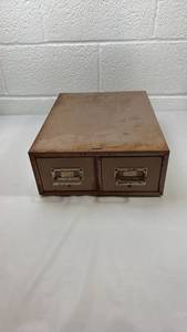 lot 226 image: Metal 2-Drawer Card File Cabinet