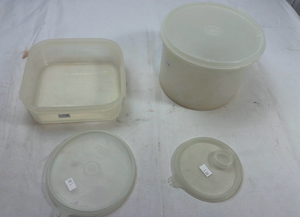 lot 261 image: Tupperware Food Storage Containers with Lids