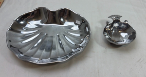 lot 275 image: Shell Shaped Sterling Silver Dish