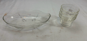 lot 277 image: Clear Glass Serving Set - Bowl and Cups
