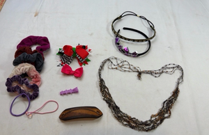 lot 284 image: Mixed Hair Accessories Bundle