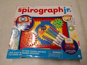 lot 2635 image: Spirograph Jr. Board Game