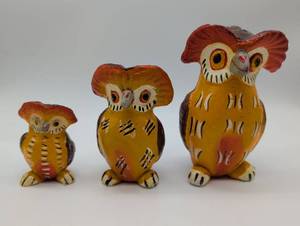 lot 11144 image: Hand-Painted Clay Owl Family Figurines