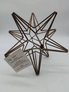 lot 11152 image: Metal Geometric Star Table Decor