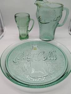 lot 11168 image: Coca-Cola Green Glass Serving Set