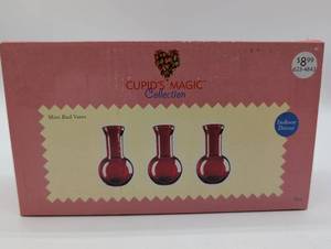 lot 11186 image: Cupids Magic Collection Red Mini Bud Vases Set