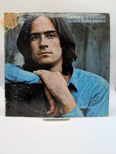 lot 17030 image: James Taylor - Sweet Baby James LP