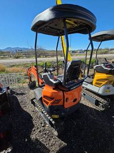 lot 302282620 image: SDLANCH Mini Excavator SDLE18P
