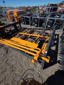 lot 302282638 image: Skid Steer Hay Accumulator Grapple ACG-10