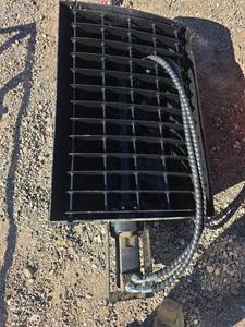 lot 302282660 image: Heavy Duty Industrial Steel mixing drum