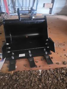 lot 3022826123 image: Mini Excavator Quick Attach Bucket