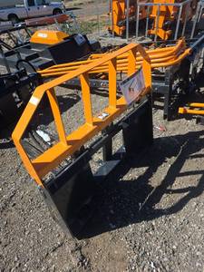 lot 3022826203 image: Arteer PF-42L Skid Steer Pallet Forks  3000 lb Capacity  Class II  42 Forks  Quick Attach