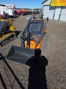 lot 302282614 image: Arteer QB-480 Compact Track Loader
