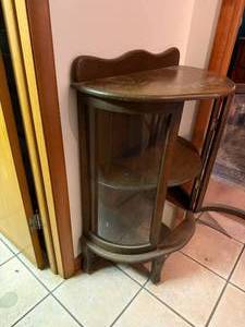 lot 1005 image: Antique Curved Glass Curio Cabinet--Hall