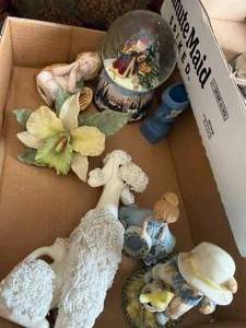 lot 1230 image: Christmas Snow Globe & Miscellaneous Antique Decor--FR