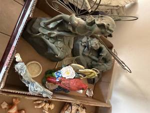 lot 1234 image: Angel Decorations & Various Decor--FR