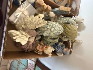 lot 1236 image: Miscellaneous Angel Decorations--FR