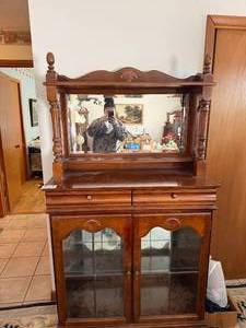 lot 1241 image: Vintage Mirror Mantle Hutch--FR