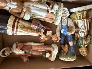 lot 1245 image: Vintage Miscellaneous Figurines--FR
