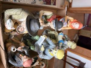 lot 1251 image: Vintage Miscellaneous Figurines--FR