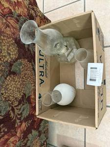 lot 1257 image: Hurricane Oil Lamp w two (2) Globes--FR