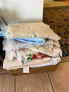 lot 1258 image: Miscellaneous Table Clothes--FR