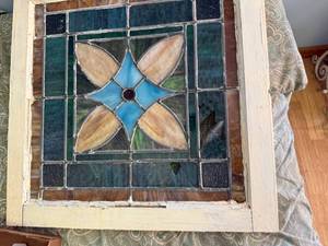 lot 1263 image: Stained Glass Window (broken pieces)--SBRM