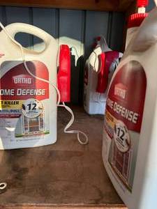 lot 1431 image: Home Defense Weed-Be-Gone Insect Killer Pesticides x2 -- Gar