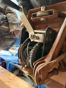 lot 1438 image: Chain Boomer, Table Wrench & Pulley -- Gar