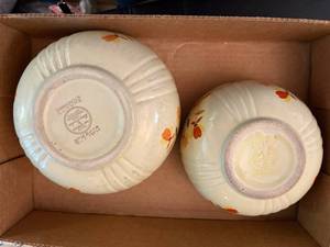 lot 1009 image: Hall Jewel-T x2 Bowls (chipped)--K